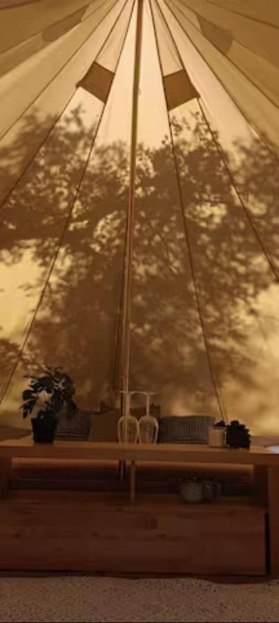 Evasion En Pleine Nature, Tipi Insolite Et Jacuzzi Au Pont Du Gard ! Vers-Pont-du-Gard Esterno foto