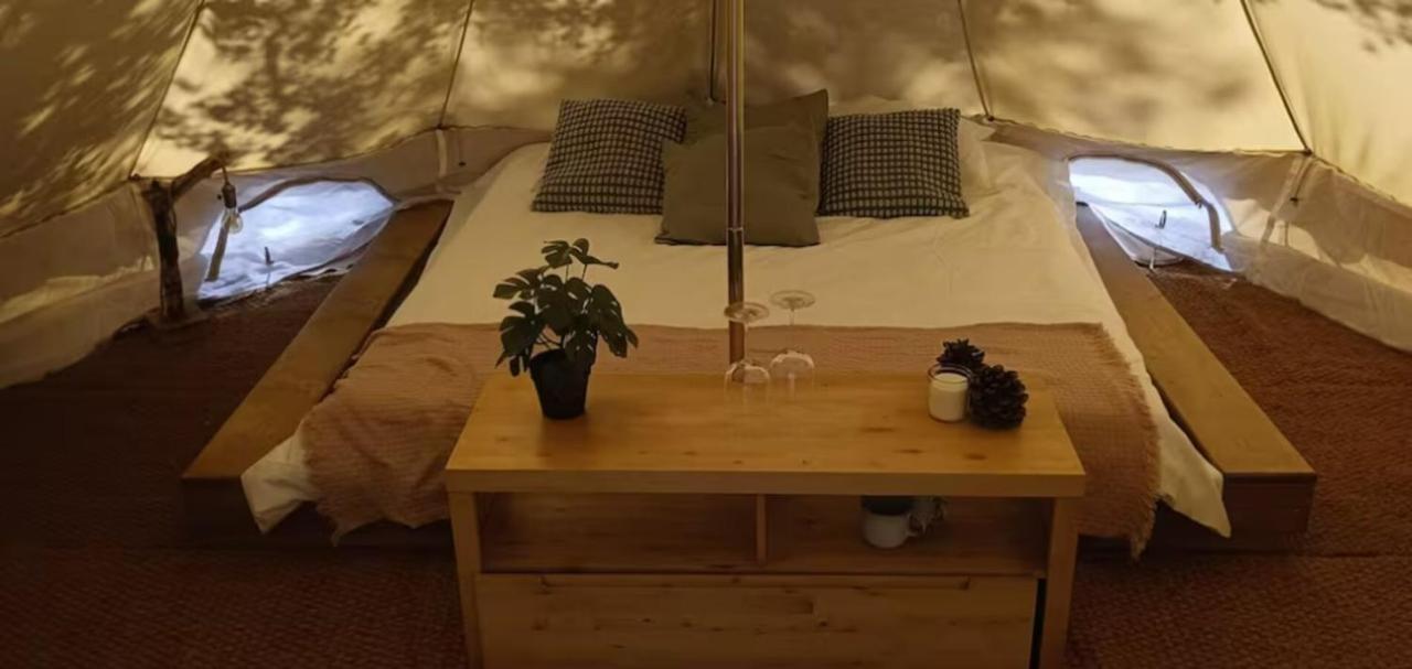 Evasion En Pleine Nature, Tipi Insolite Et Jacuzzi Au Pont Du Gard ! Vers-Pont-du-Gard Esterno foto