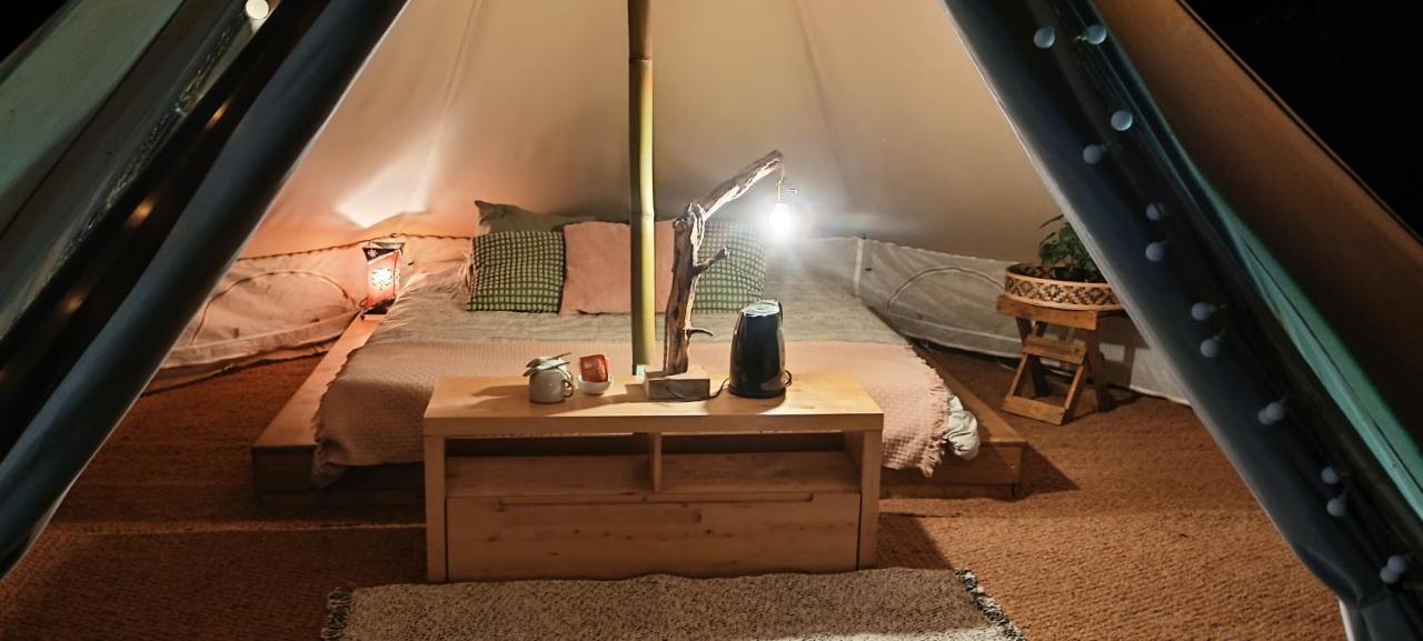 Evasion En Pleine Nature, Tipi Insolite Et Jacuzzi Au Pont Du Gard ! Vers-Pont-du-Gard Esterno foto